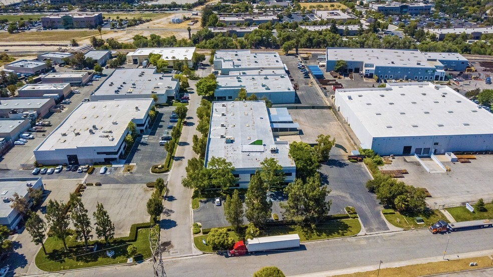 More Photos Of 825 E Cooley Ave, San Bernardino Warehouse For Sale