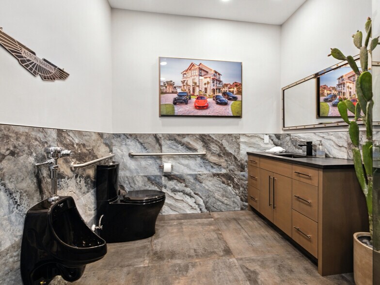 More Photos Of 994 N Barfield Dr, Marco Island Warehouse For Sale