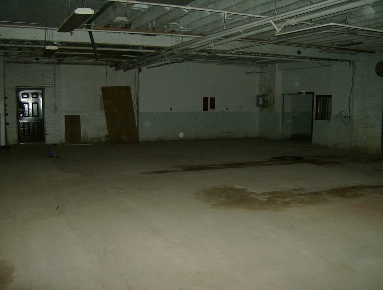 More Photos Of 337-341 Liberty St, Newburgh Warehouse For Lease
