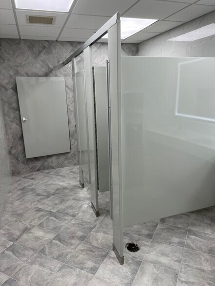 More Photos Of 950 S Winter Park Dr, Casselberry Office For Lease