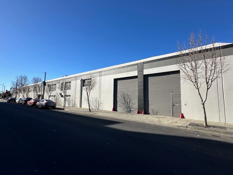 More Photos Of 4045 Horton St, Emeryville Warehouse For Lease