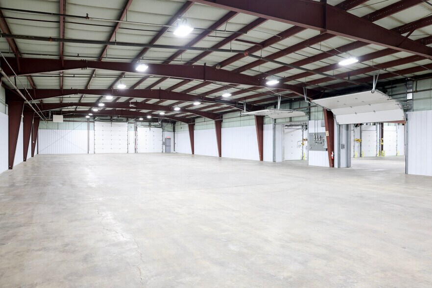 More Photos Of 2001 1st Ave N, Fargo Warehouse For Lease
