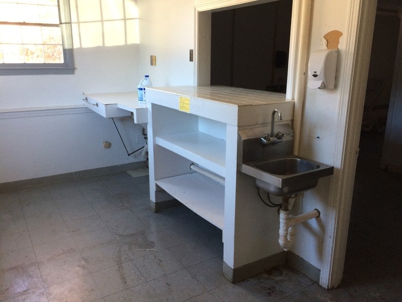 More Photos Of 148 Plaistow Rd, Plaistow Office For Sale