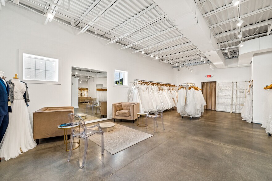 More Photos Of 152 N Section St, Fairhope Storefront Retail Residential For Sale