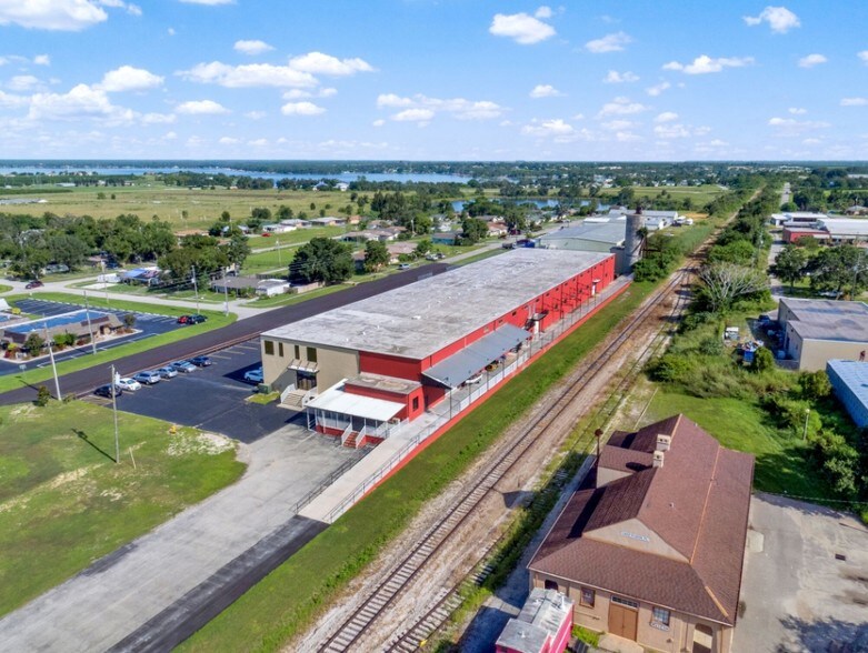 More Photos Of 110 W Interlake Blvd, Lake Placid Warehouse For Lease