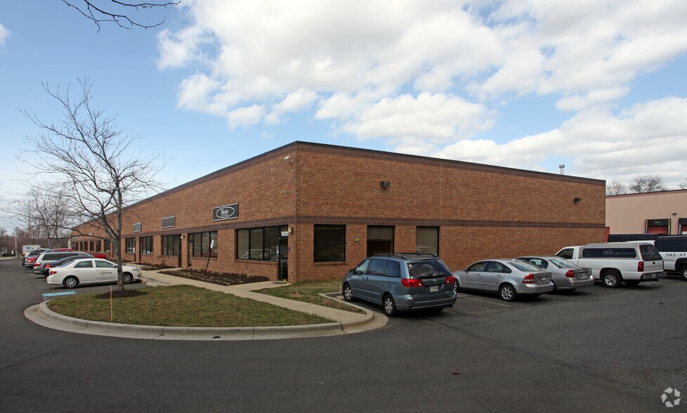 More Photos Of 9201-9225 Hampton Overlook, Capitol Heights Light Distribution For Lease