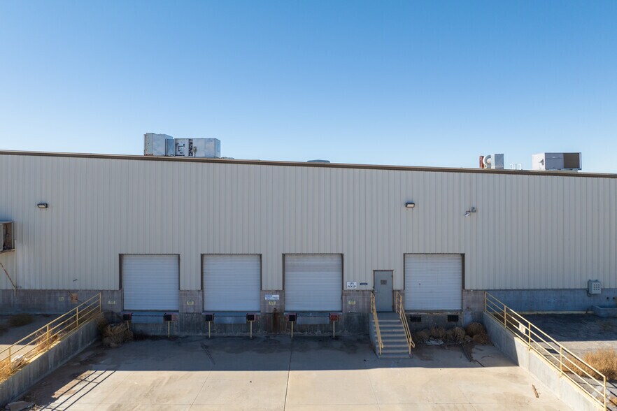 More Photos Of 9400 Holly Rd, Adelanto Warehouse For Lease
