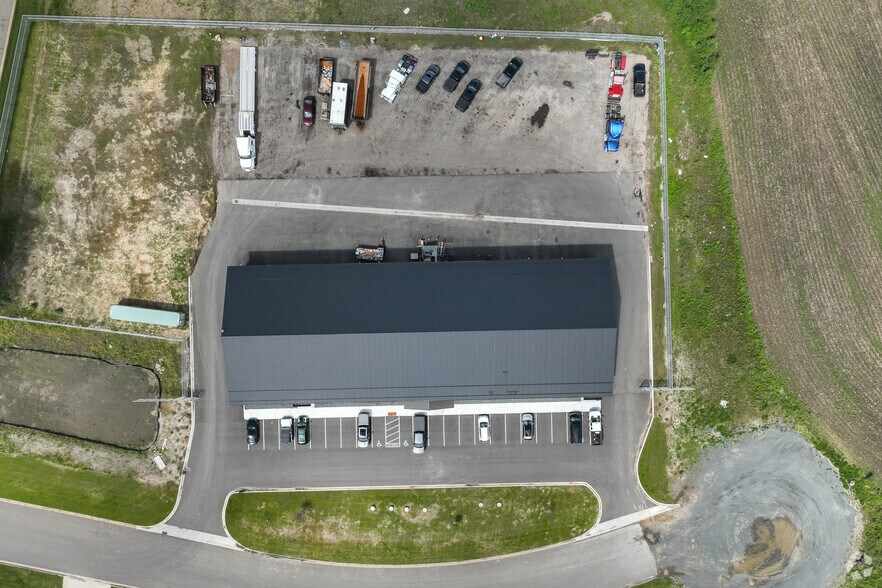 More Photos Of 12335 Margo Ave S, Hastings Light Distribution For Lease