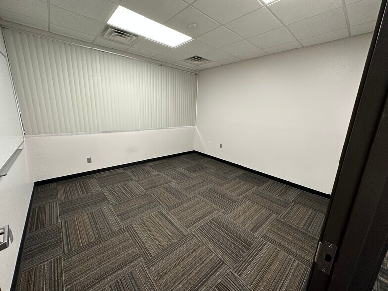 More Photos Of 3343 E Montclair St, Springfield Office For Lease