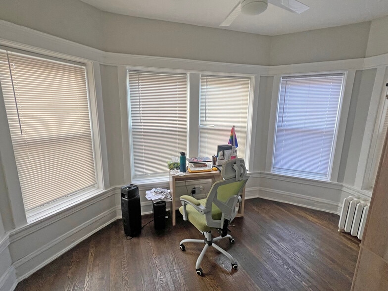 More Photos Of 7661 N Sheridan Rd, Chicago Apartments For Sale