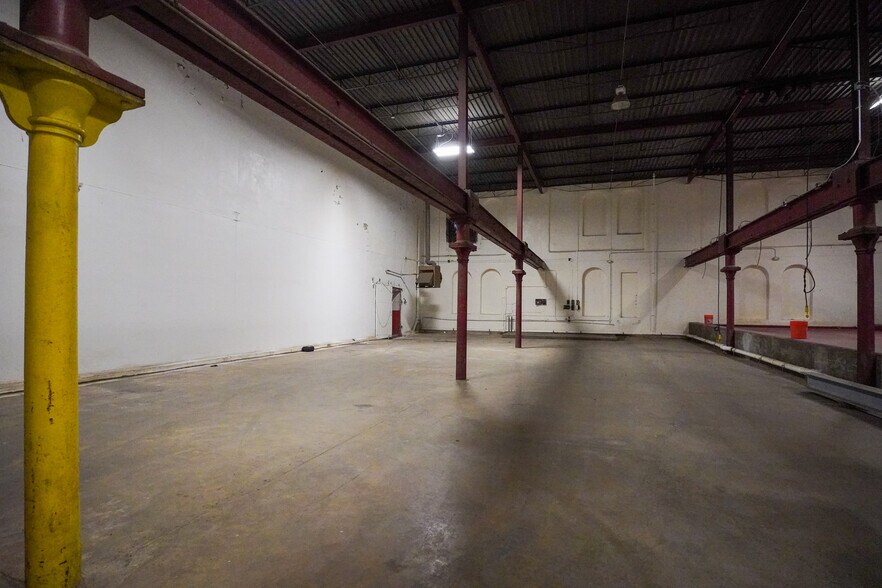 More Photos Of 1612-1616 Moore St, Cincinnati Manufacturing For Sale