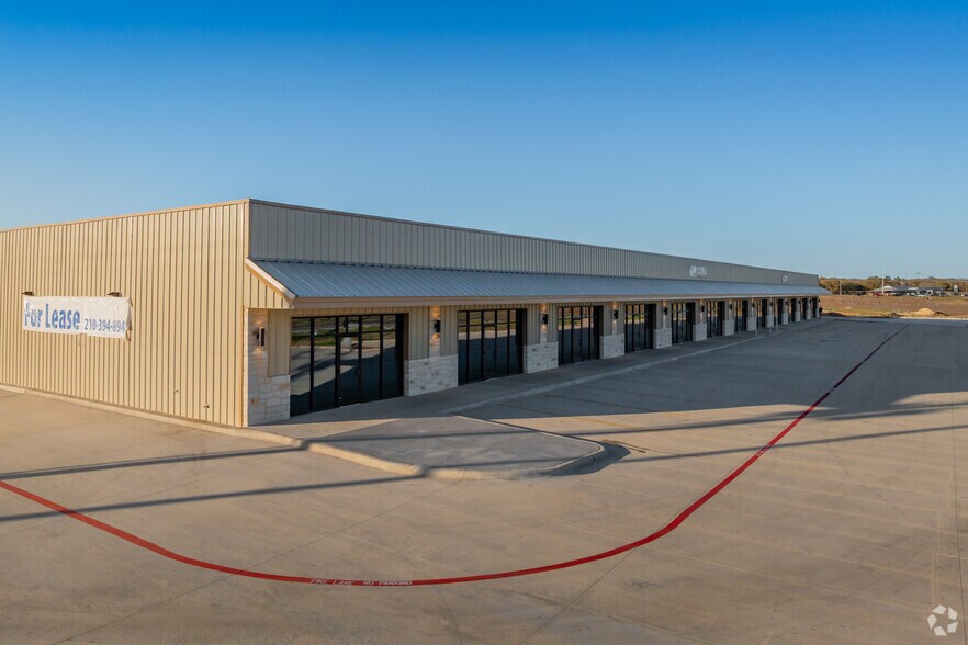 More Photos Of FM 775, Floresville General Retail For Lease