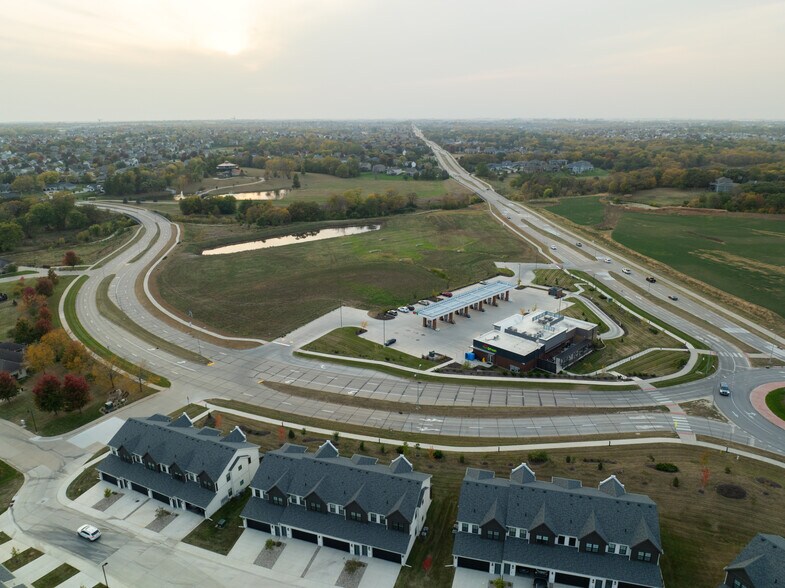 More Photos Of 142nd & Douglas Pky, Urbandale Land For Sale