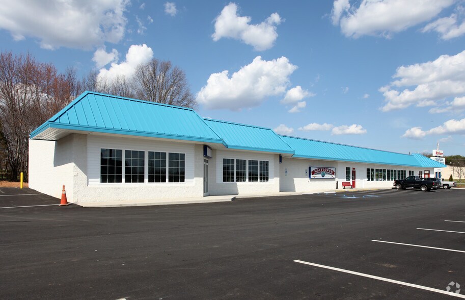 More Photos Of 1641 Freeway Dr, Reidsville General Retail For Lease