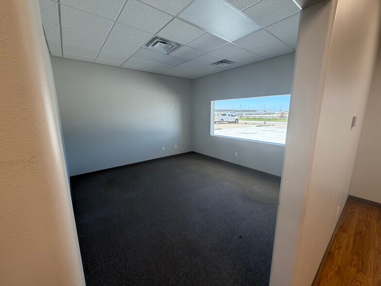 More Photos Of 11244 E 55th Pl, Tulsa Manufacturing For Lease
