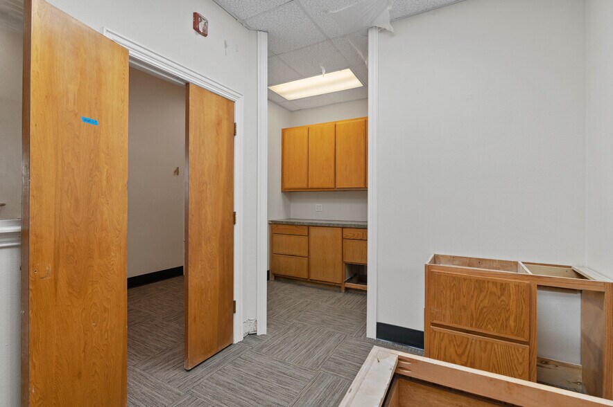 More Photos Of 3605 Interstate 30, Mesquite Medical For Lease