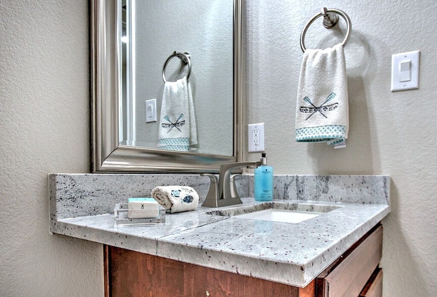 More Photos Of 401 E Pearl St, Granbury Apartments For Sale