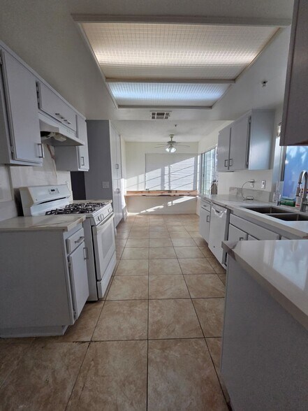 More Photos Of 3833 E Avenue R12, Palmdale Healthcare For Sale