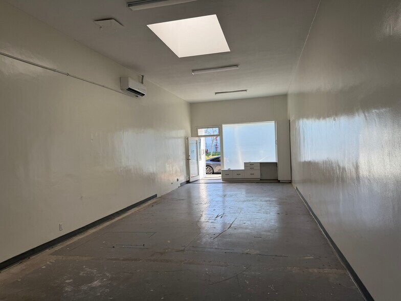 More Photos Of 2815-2827 Pico Blvd, Santa Monica Storefront For Lease