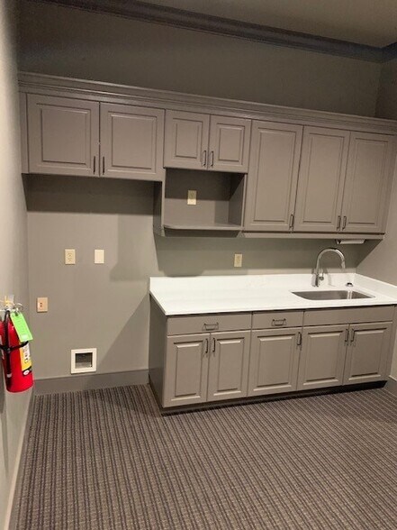 More Photos Of 4311 Bluebonnet Rd, Baton Rouge Office For Sale