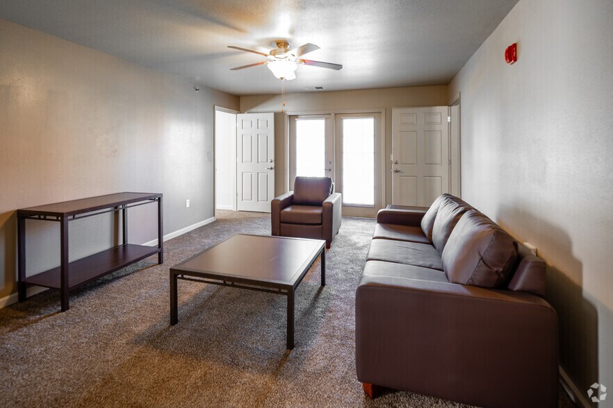 More Photos Of 500 Saluki Blvd, Carbondale Apartments For Sale