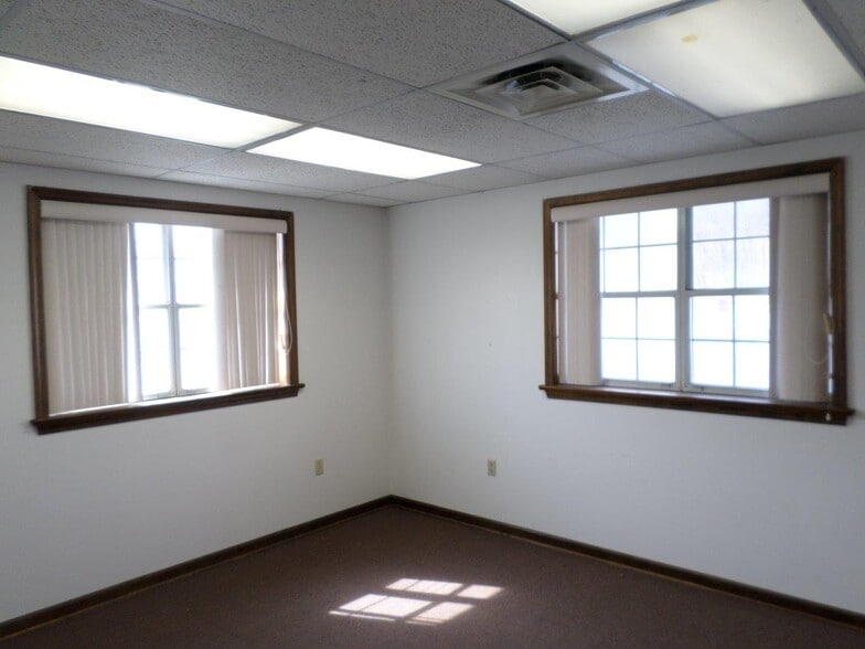 More Photos Of 920 Oak St, Scranton Medical For Sale