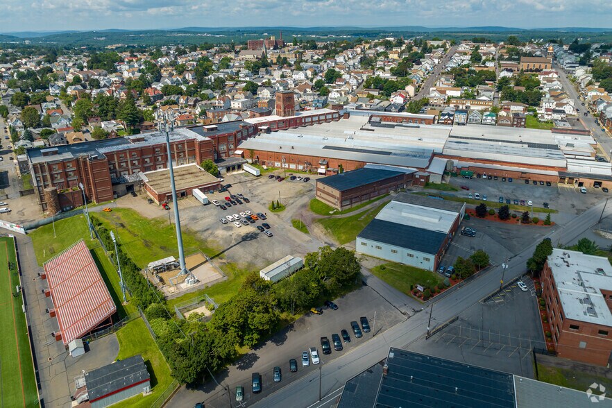 More Photos Of 100 E Diamond Ave, Hazleton Warehouse For Lease