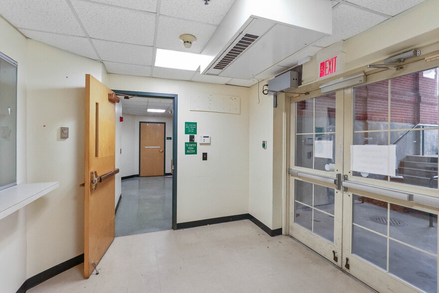 More Photos Of 651 Norwich Rd, Plainfield Schools For Sale