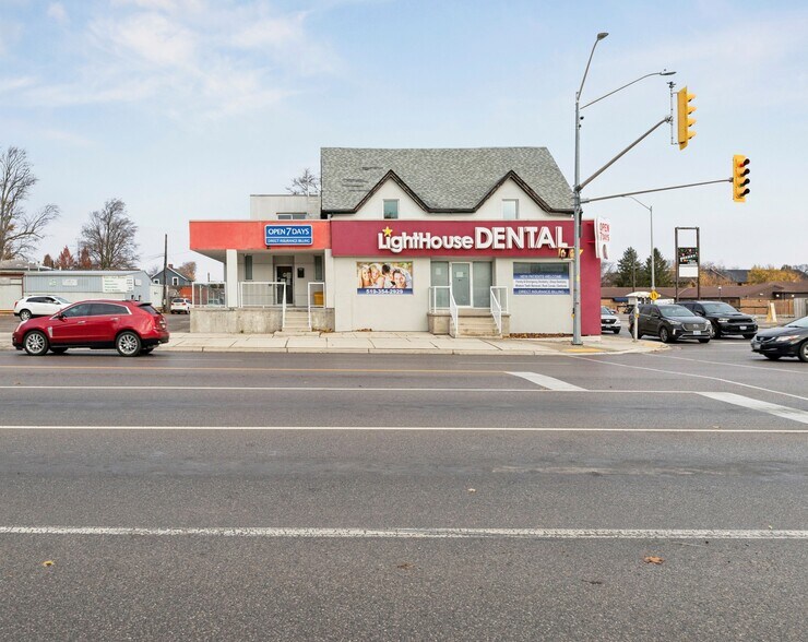 Primary Photo Of 185 Grand Av W, Chatham Medical For Sale