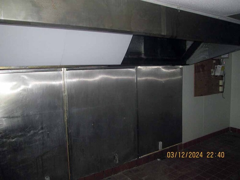 More Photos Of 11430 Perrin Beitel Rd, San Antonio Freestanding For Lease