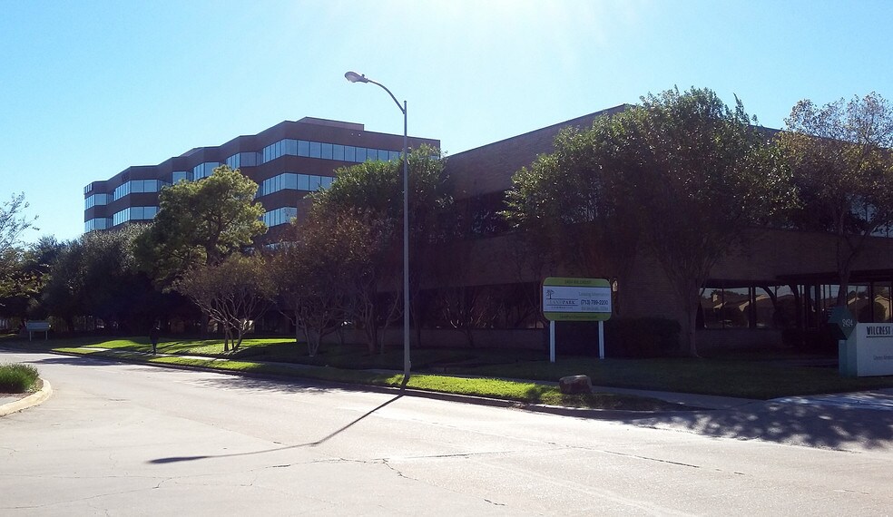 More Photos Of 2424 Wilcrest Dr, Houston Office For Lease