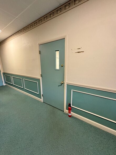 More Photos Of 353 Centerville Rd, Warwick Office For Lease