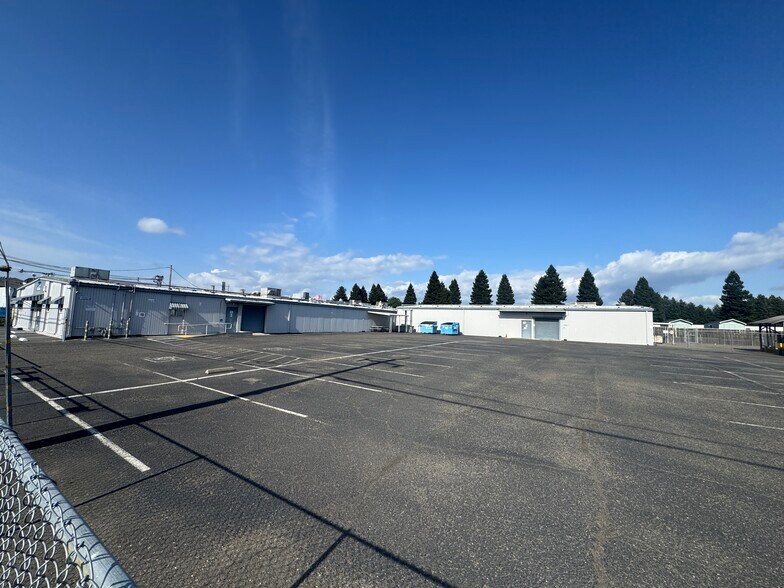 More Photos Of 1595 Hampton Way, Santa Rosa Manufacturing For Sale
