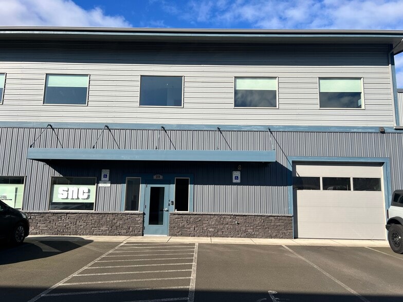 More Photos Of 210 Wasco Loop, Hood River Industrial For Lease