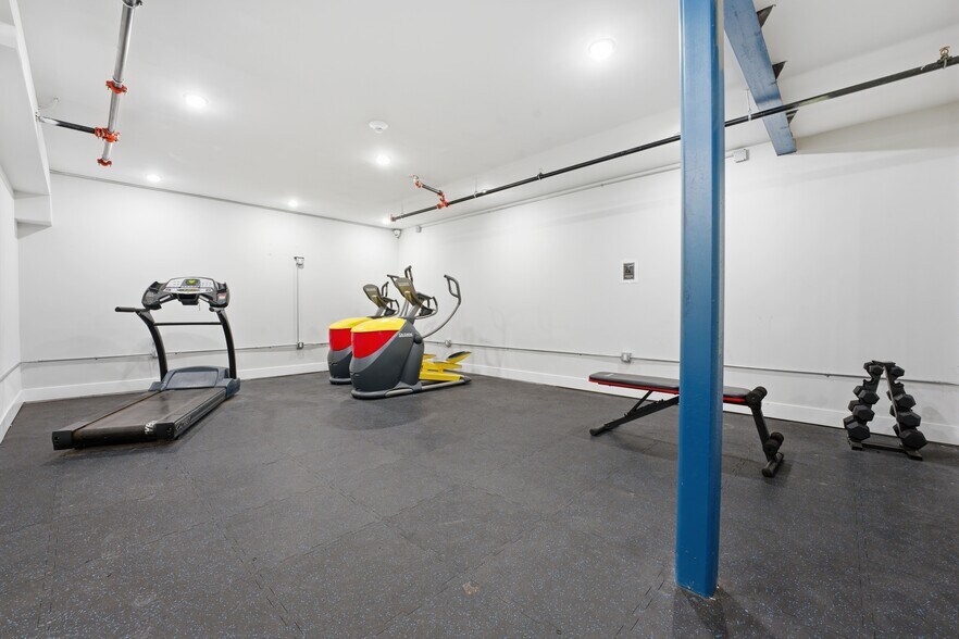 More Photos Of 2440 Kensington Ave, Philadelphia Apartments For Sale