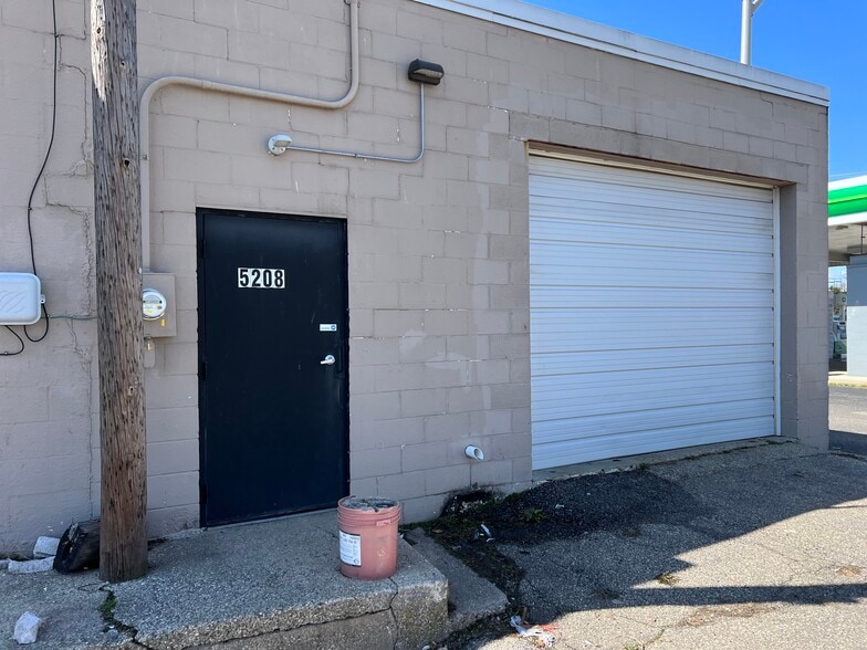 More Photos Of 5208-5216 S Division Ave, Grand Rapids Unknown For Lease