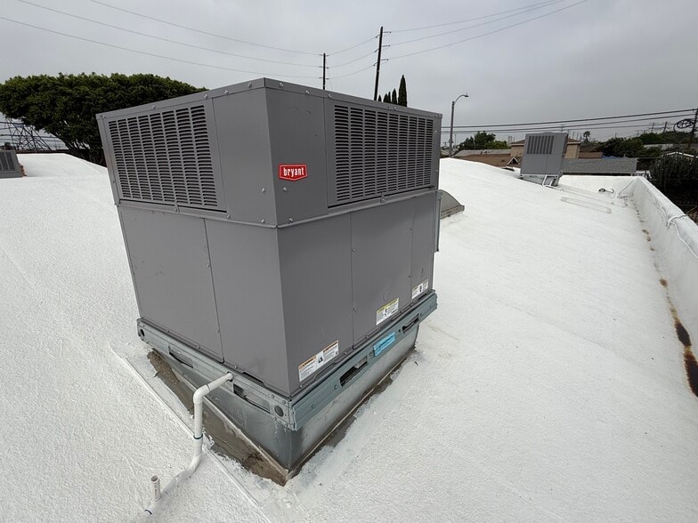 More Photos Of 3601-3605 E 8th St, Los Angeles Distribution For Lease