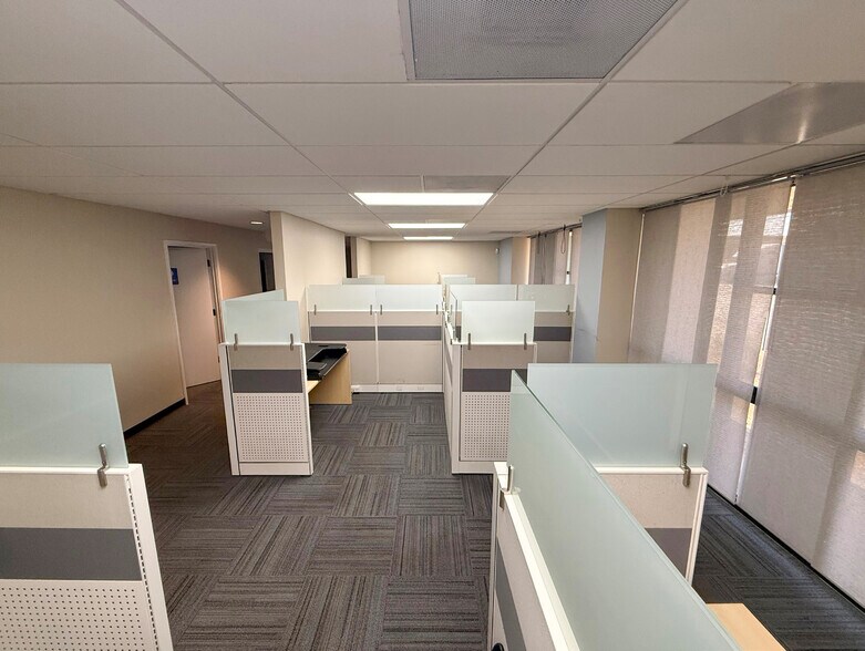 More Photos Of 10000 Bigge St, San Leandro Warehouse For Lease