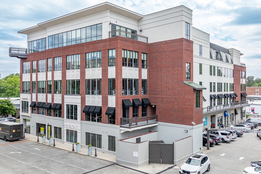 More Photos Of 2820 Selwyn Ave, Charlotte Office For Lease