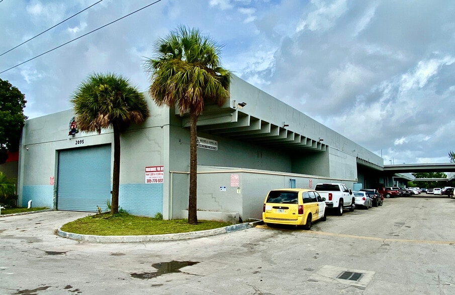 More Photos Of 2071 NW 141st St, Opa-locka Warehouse For Lease
