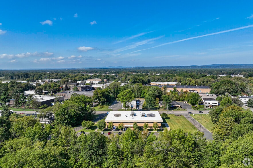 More Photos Of 330 Passaic Ave, Fairfield Office For Lease