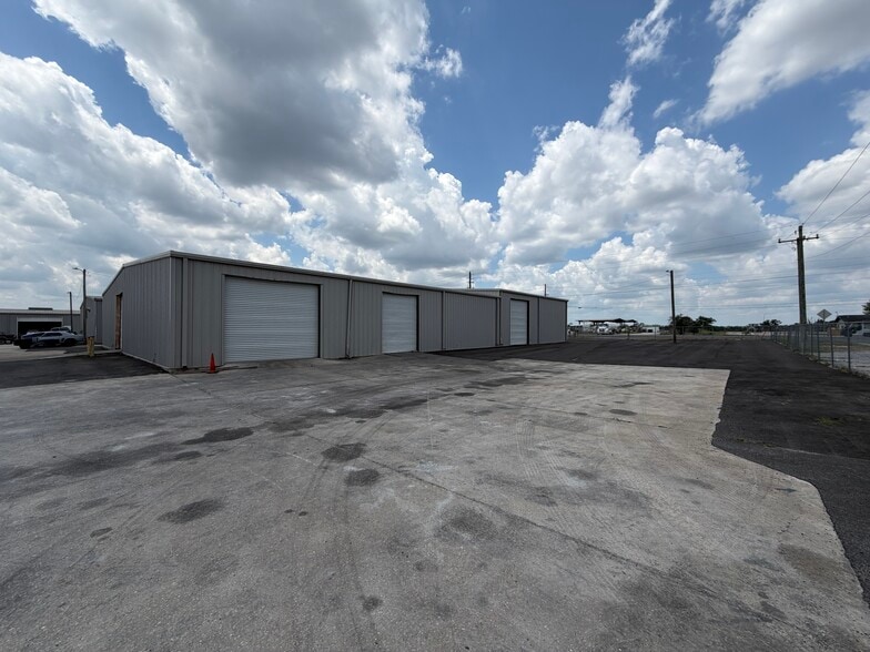 More Photos Of 1710 Turkey Creek Rd, Plant City Warehouse For Lease