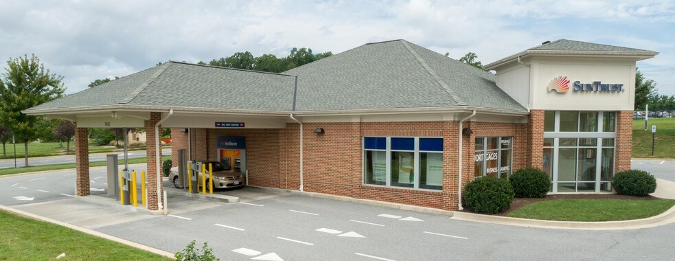 More Photos Of 7405 Maple Lawn Blvd, Fulton Bank For Lease