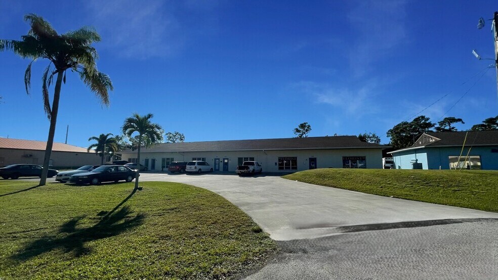 More Photos Of 6960-6970 Heritage Dr, Port Saint Lucie Office Residential For Sale