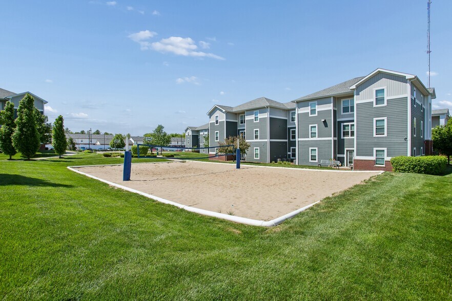 More Photos Of 1 Campus Edge Dr, Edwardsville Apartments For Sale