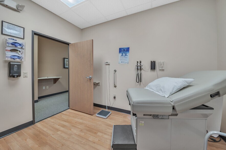 More Photos Of 2140 Ardmore Blvd, Pittsburgh Medical For Sale