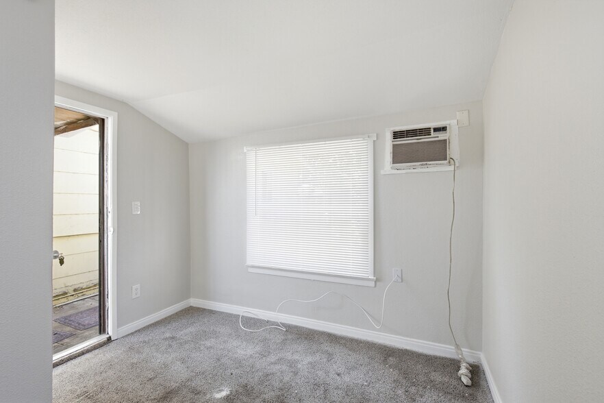 More Photos Of 2908-12 E 8th st, National City Multifamily For Sale
