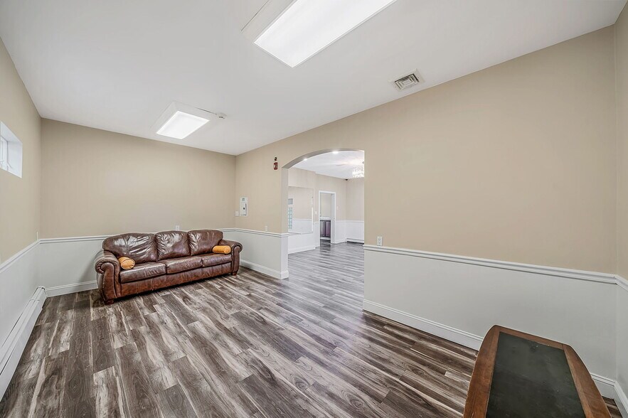More Photos Of 41 Echo Ave, Miller Place Medical For Lease