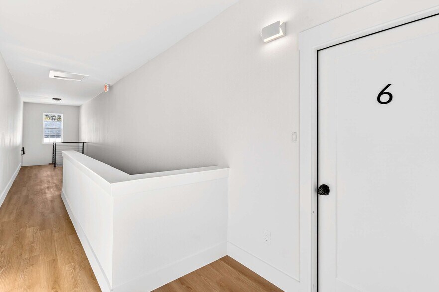 More Photos Of 439 W 9th St, Dallas Apartments For Sale