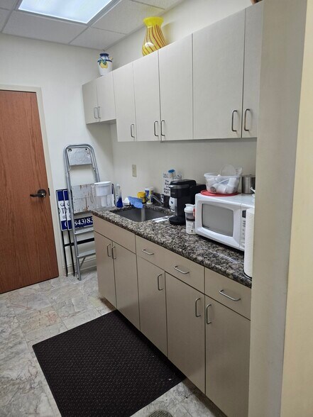 More Photos Of 4420 Oleander Dr, Myrtle Beach Medical For Sale
